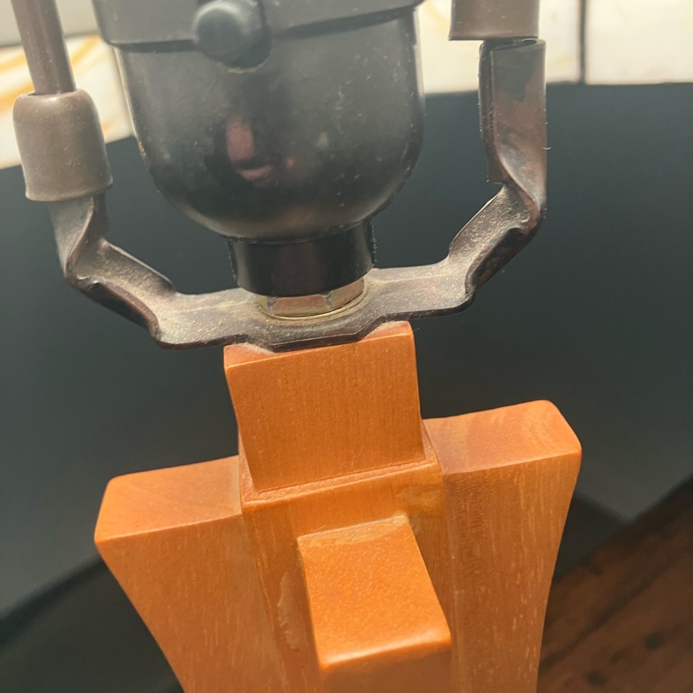 MCM Vintage Craftsman Mission Style Stained Glass Table Lamp - Cream and Brown - Picture 6 of 10